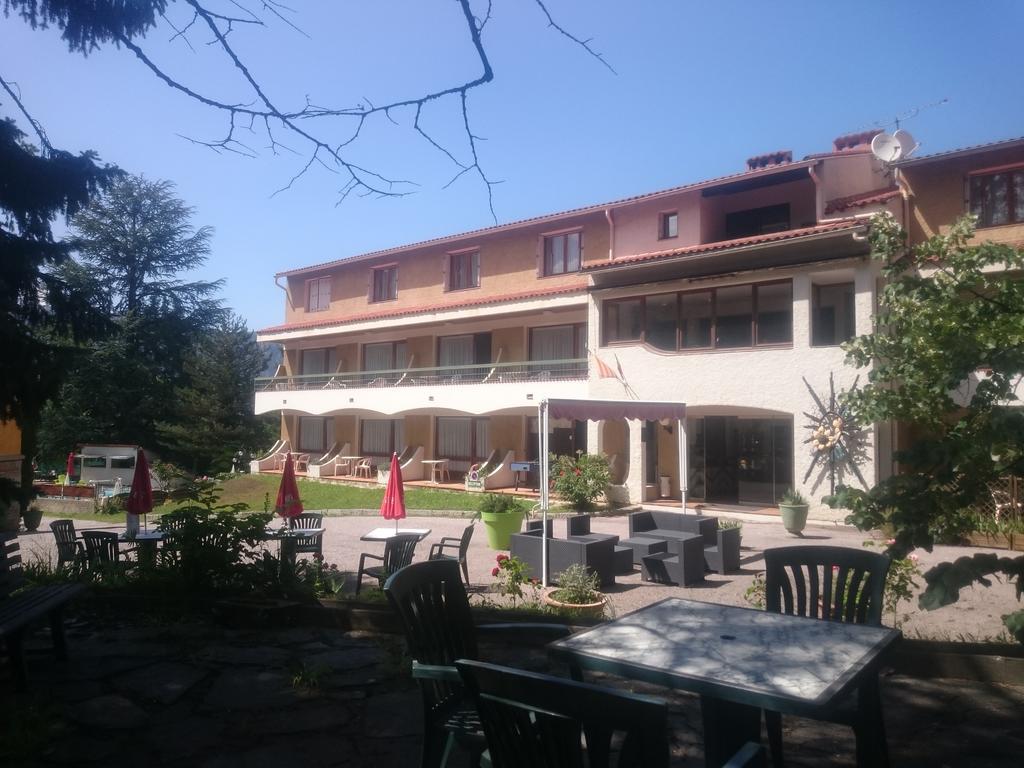 Hotel Le Mas Fleuri Vernet-les-Bains Exteriér fotografie